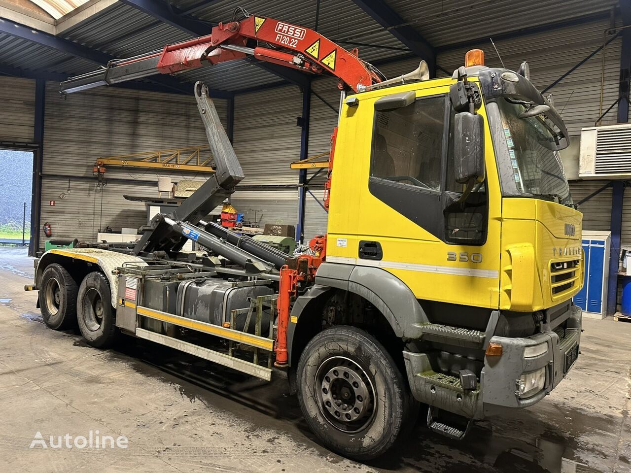 konkslift veoauto IVECO TRAKKER 350 6x4 HOOKLIFT + CRANE FASSI F120.22 (5/6 F) - *342.00