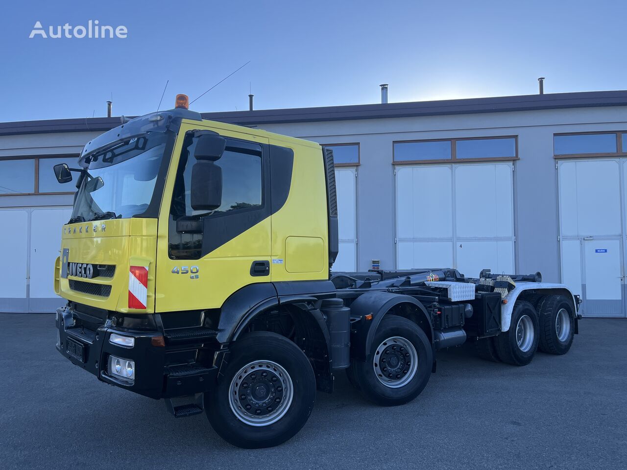 xe chở rác thùng rời IVECO Trakker 450