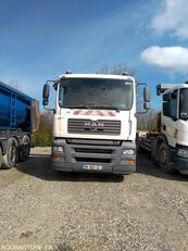 camion cu cârlig MAN 26.324