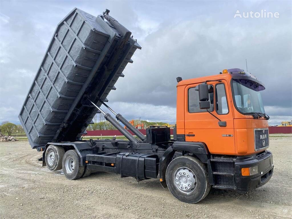 camion cu cârlig MAN 26.403 , 28 m3 metal container