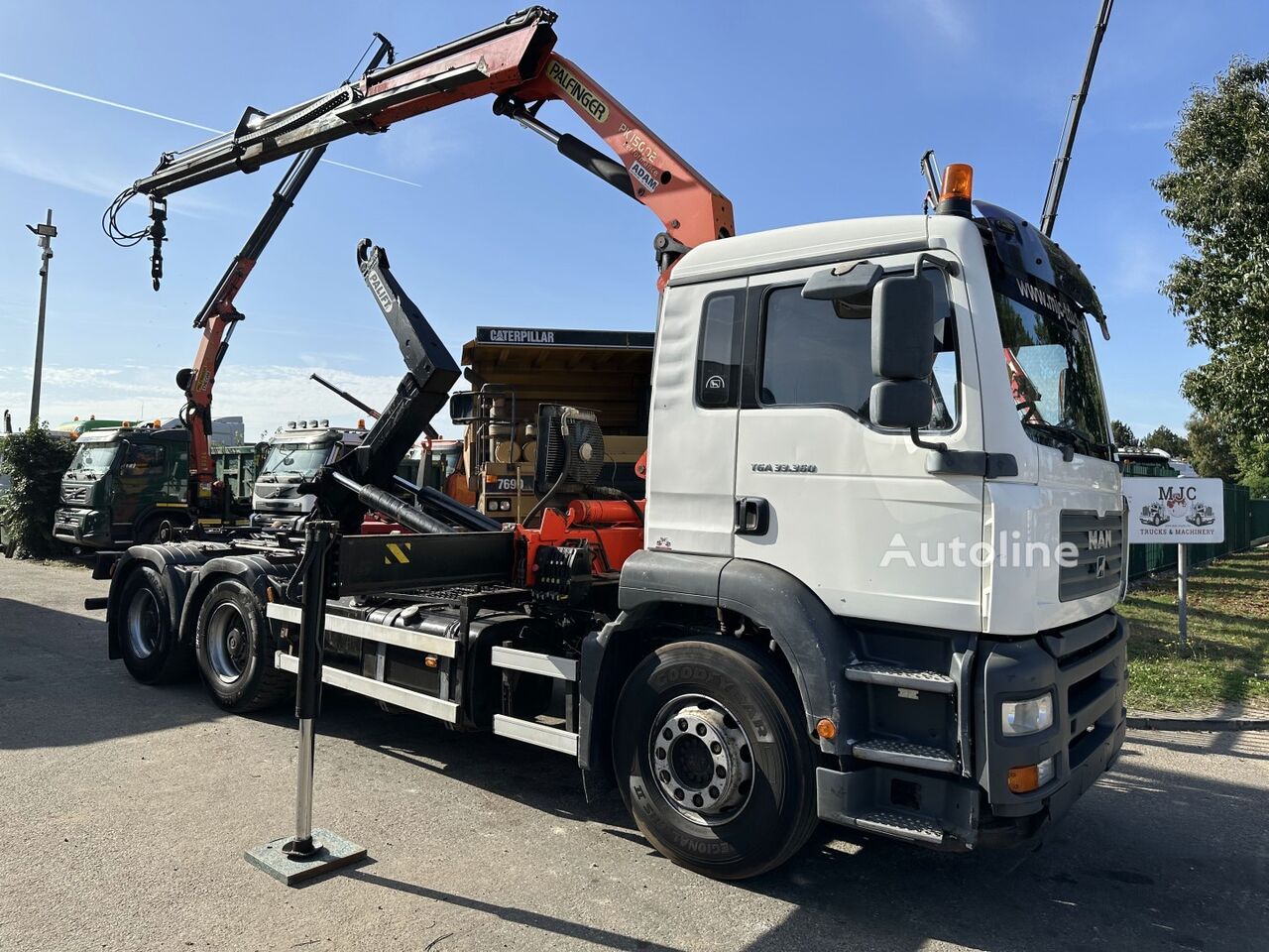 MAN TGA 33.360 6x4 ROLL-OFF TIPPER + CRANE PALFINGER PK 15002 - MANU emelőhorgos teherautó