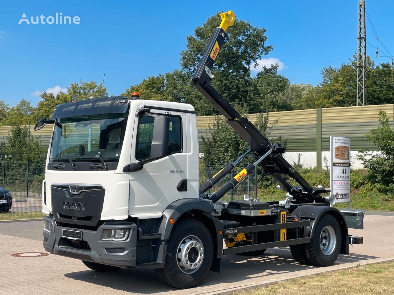 new MAN TGM 18.320  hook lift truck