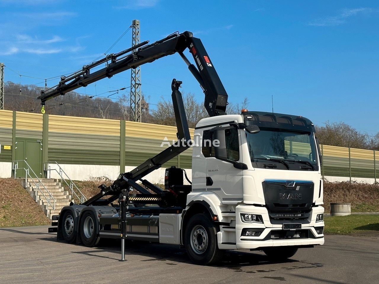 yeni MAN TGS 26.470 6x2 Abrollkipper + Kran Hiab 228-4 kancalı yükleyici