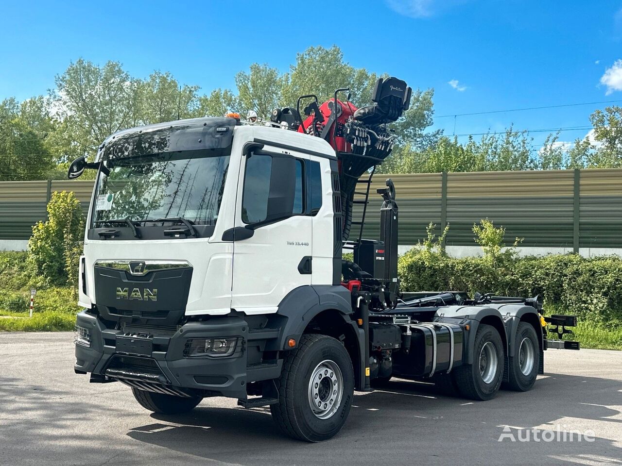 new MAN TGS 33.440  hook lift truck