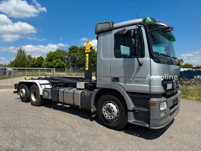 Camion ampliroll Mercedes-Benz 2541 à vendre | Autoline BF Camion ampliroll Mercedes-Benz 2541 - Autoline