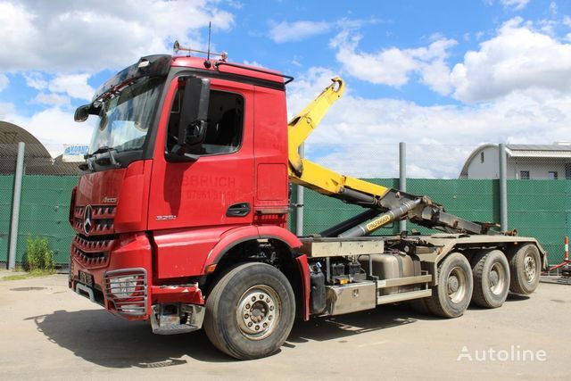 شاحنة ذات الخطاف Mercedes-Benz 3251 8x4 BL - PALFINGER P24A mit SCHADEN Nr: 490