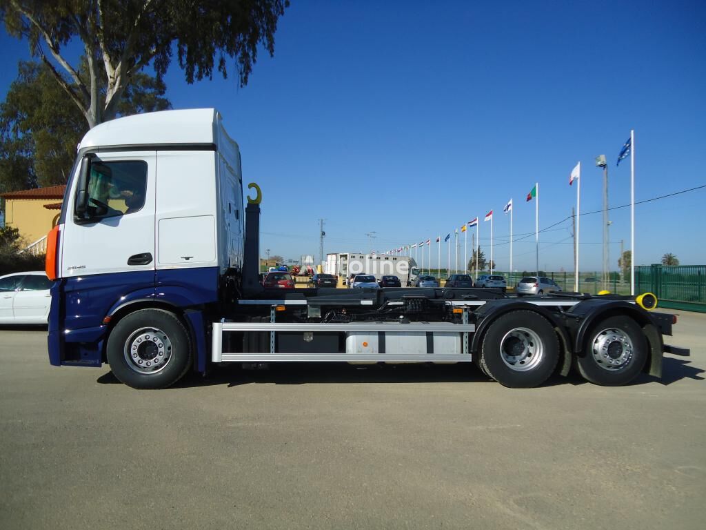 Mercedes-Benz ACTROS 18 32 hook lift truck