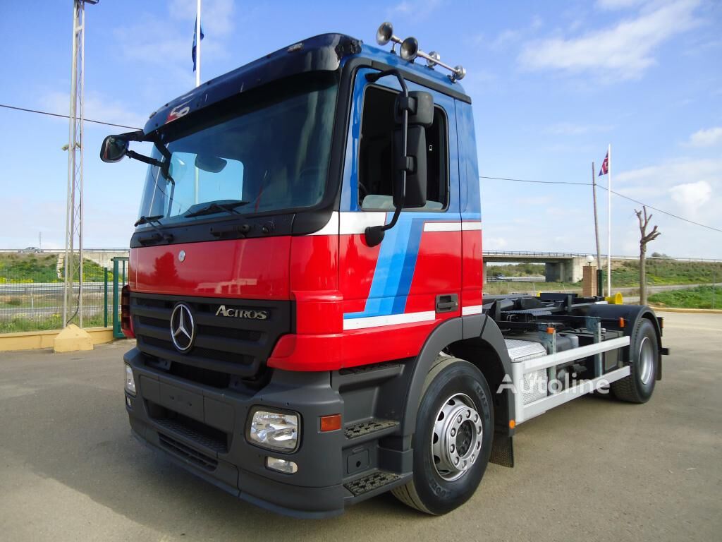 Mercedes-Benz ACTROS 18 32 hook lift truck