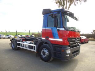 Mercedes-Benz ACTROS 1832 cami&oacute;n con gancho