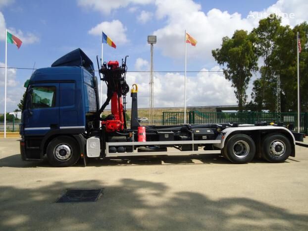 شاحنة ذات الخطاف Mercedes-Benz ACTROS 25 44