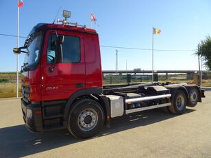 شاحنة ذات الخطاف Mercedes-Benz ACTROS 25 44