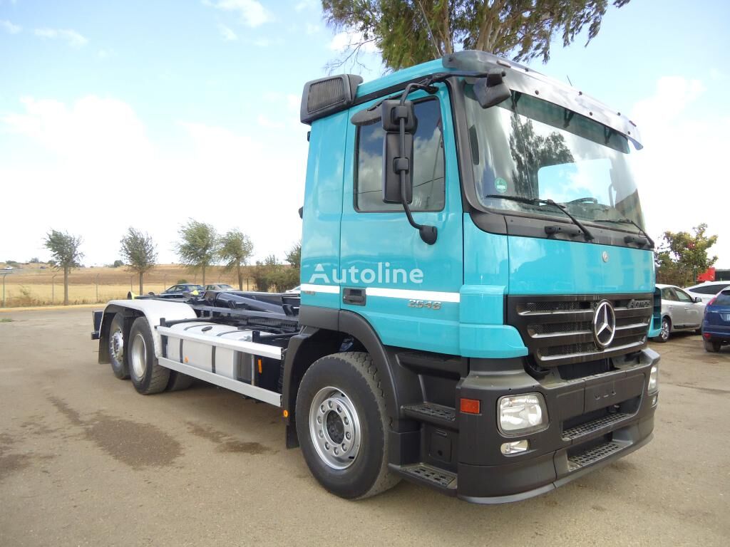 φορτηγό φορτωτής με γάντζο Mercedes-Benz ACTROS 25 46