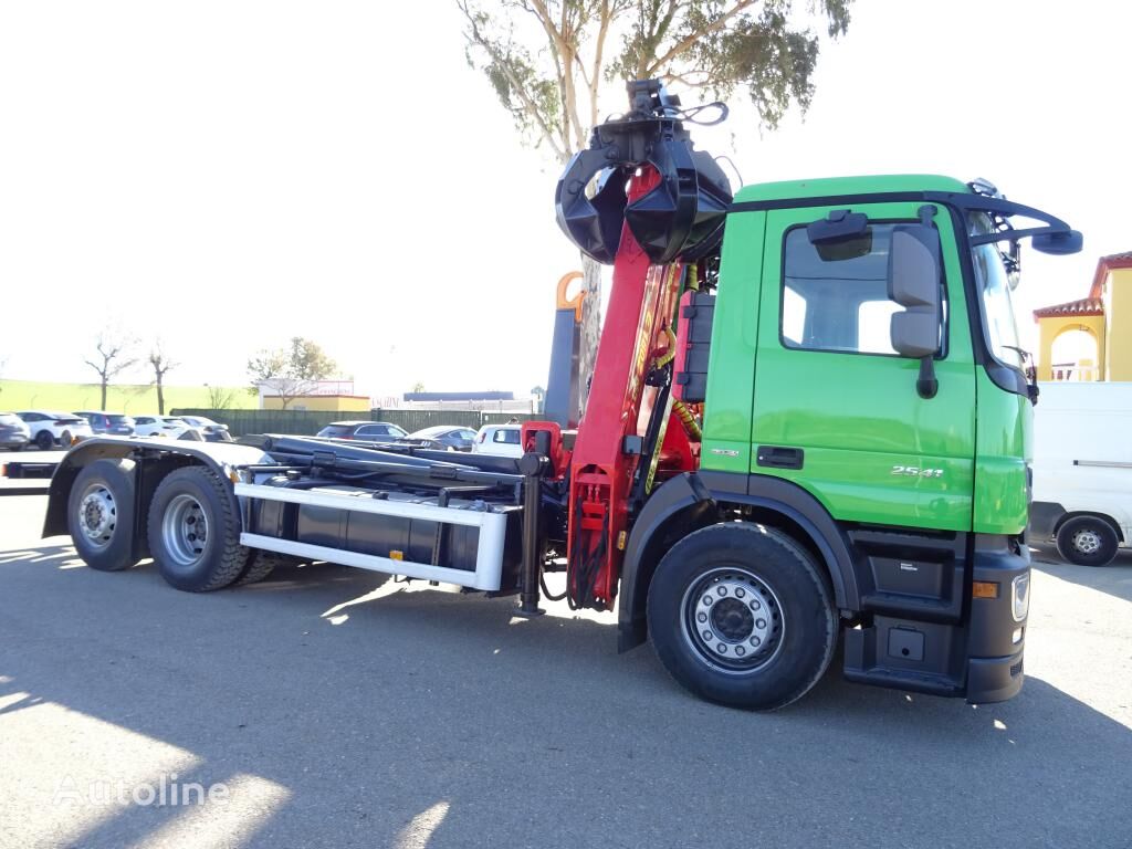 تریلی دارای بالابر قلابی Mercedes-Benz  ACTROS 2541