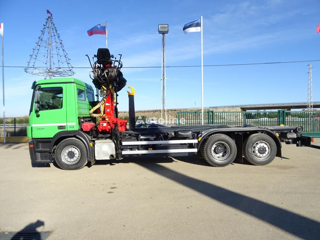 ciężarówka hakowiec Mercedes-Benz  ACTROS 2541