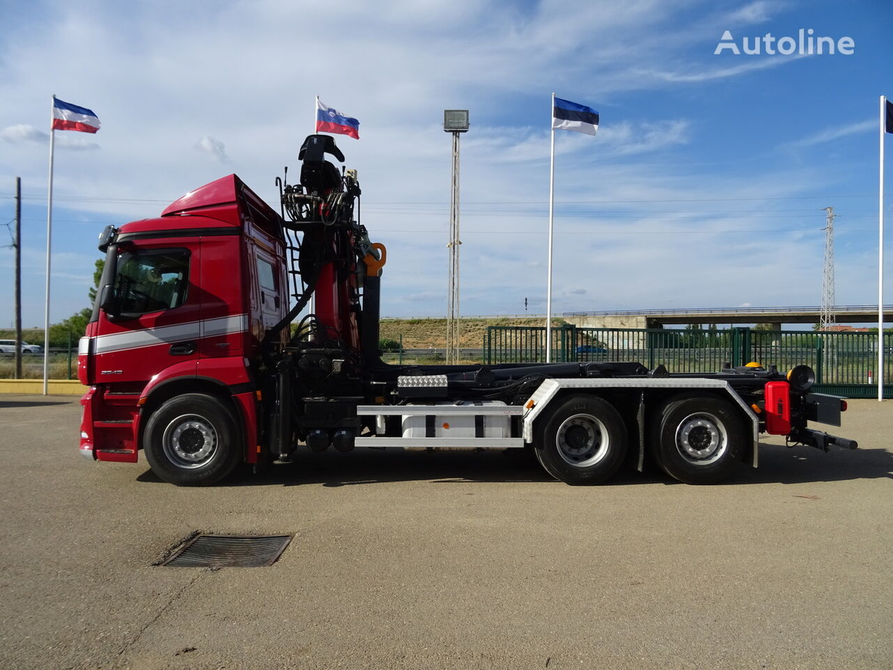 Mercedes-Benz ANTOS 25 43 hook lift truck