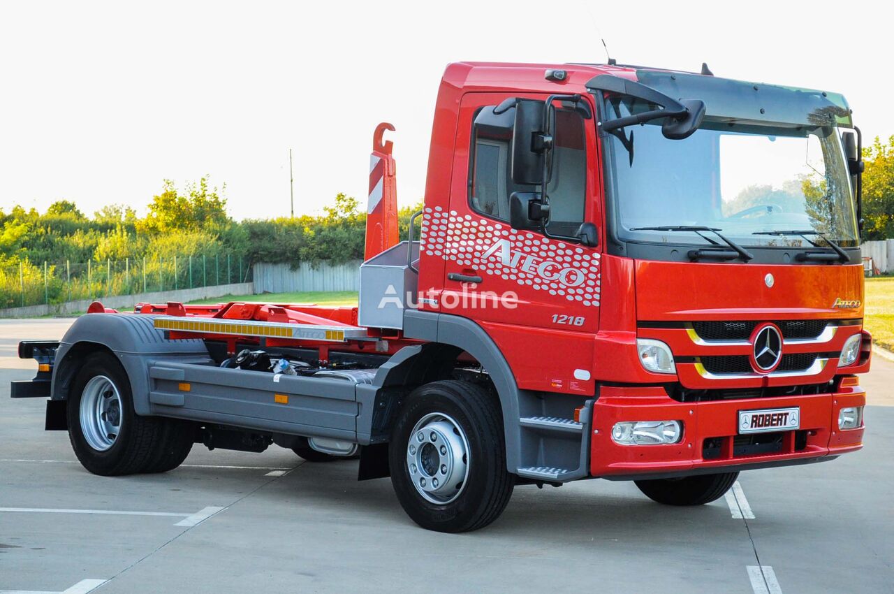 Mercedes-Benz ATEGO 1218 HÁKOVÝ NOSIČ KONTAJNEROV EURO5 camión con gancho