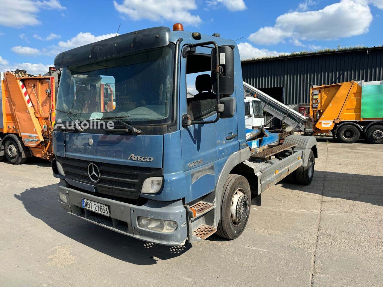 Venta de Mercedes-Benz ATEGO 1229 camión con gancho | Autoline ES Mercedes-Benz ATEGO 1229 camión con gancho - Autoline