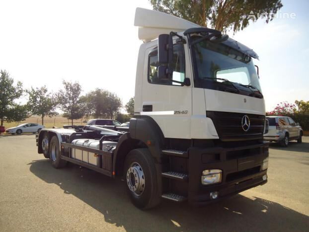 Mercedes-Benz AXOR 25 40 hook lift truck