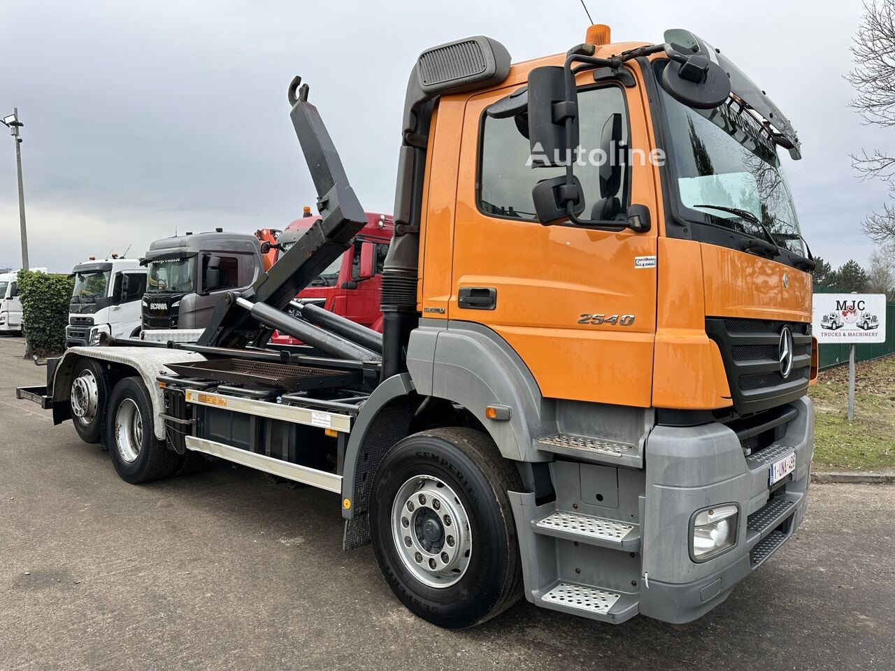 крюковой мультилифт Mercedes-Benz AXOR 2540 6x2 HIAB HOOKLIFT - *149.000km* - EURO 5 - LIFT  AXLE