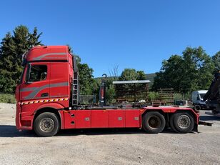 Mercedes-Benz Actros cami&oacute;n con gancho