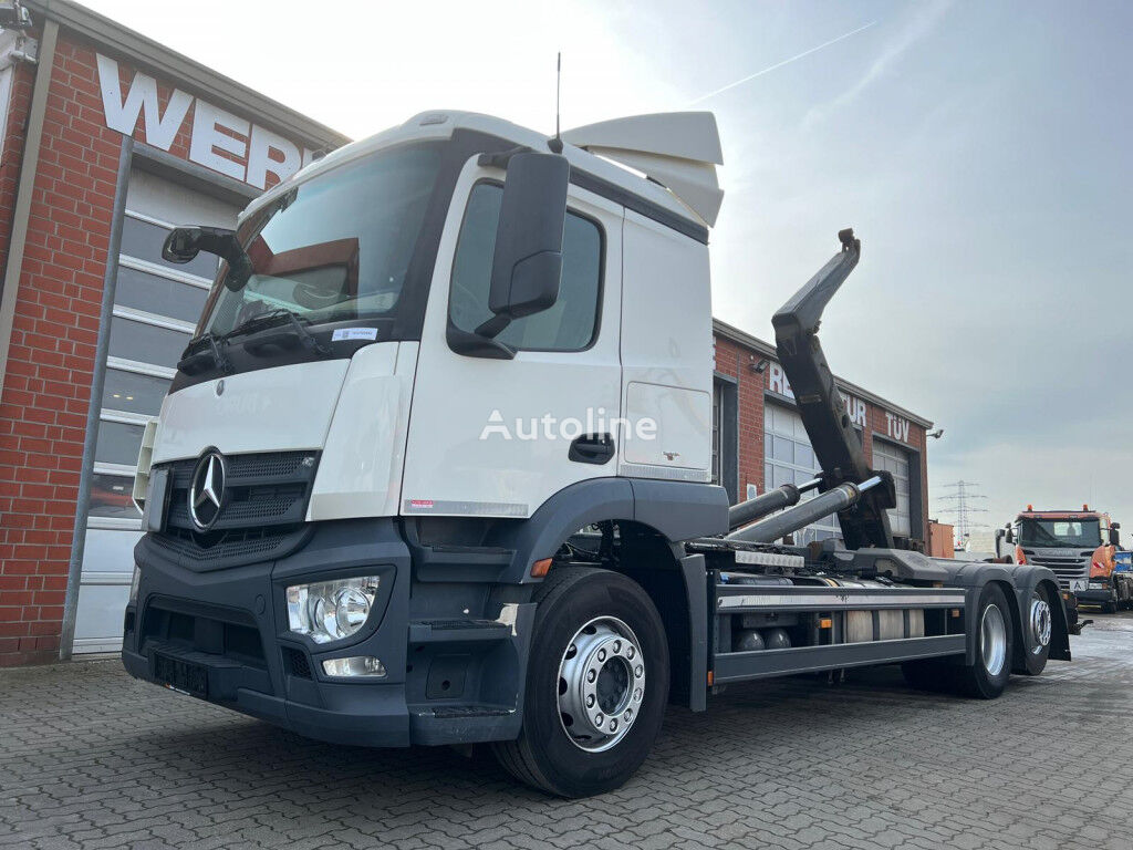 Mercedes-Benz Actros  2543 L  hook lift truck