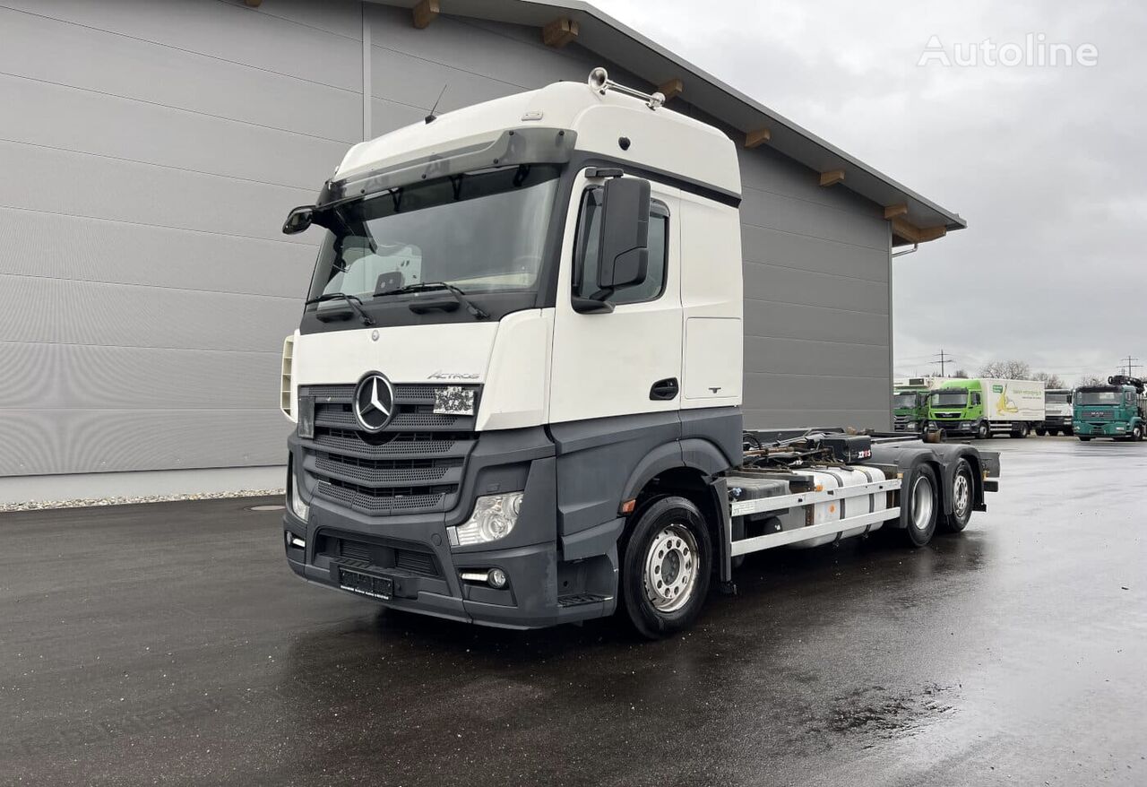 camion ampliroll Mercedes-Benz Actros 2545