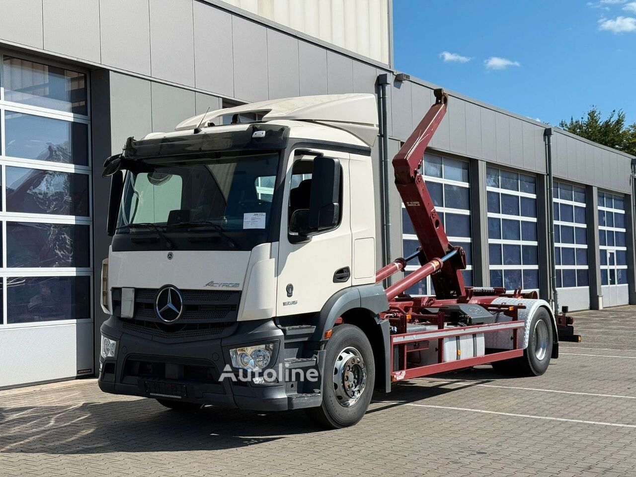 بيع شاحنة ذات الخطاف Mercedes-Benz Actros 5 1835 | Autoline LY شاحنة ذات الخطاف Mercedes-Benz Actros 5 1835 - Autoline