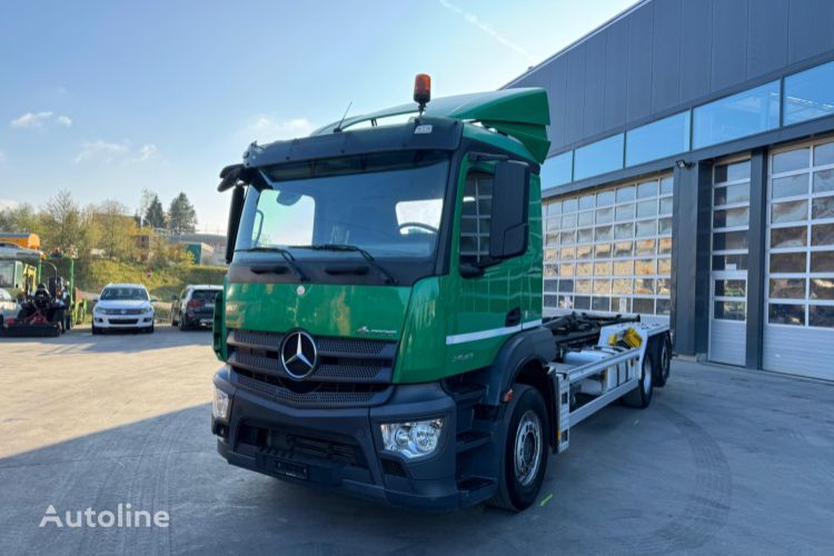 Mercedes-Benz Antos 2543 6x2 Hiab 21T camión con gancho