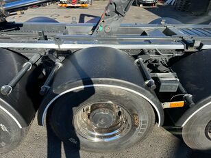 Camião polibenne Mercedes-Benz Arocs 3251 8x4*4, JOAB Hook-lift + Plow-equipped, 2017 a venda - Imagem 33 | Autoline AO Camião polibenne Mercedes-Benz Arocs 3251 8x4*4, JOAB Hook-lift + Plow-equipped, 2017 | Imagem 33 - Autoline