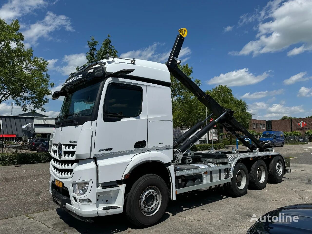 Mercedes-Benz Arocs 3258 8X4 NEW HOOKLIFT HYVA 26T camión con gancho