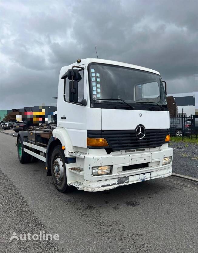 camion ampliroll Mercedes-Benz Atego 1928