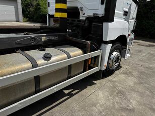 Mercedes-Benz Axor 2643L hook lift truck for sale - Image 4 | Autoline GH Mercedes-Benz Axor 2643L hook lift truck | Image 4 - Autoline