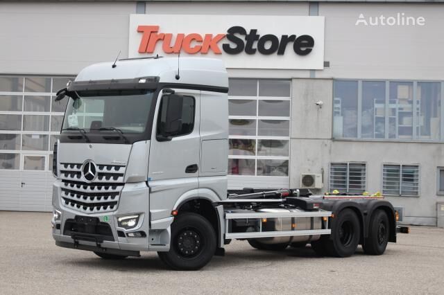 Mercedes-Benz Trucks Arocs 2553L ABROLLKIPPER 6x2/4 camión con gancho