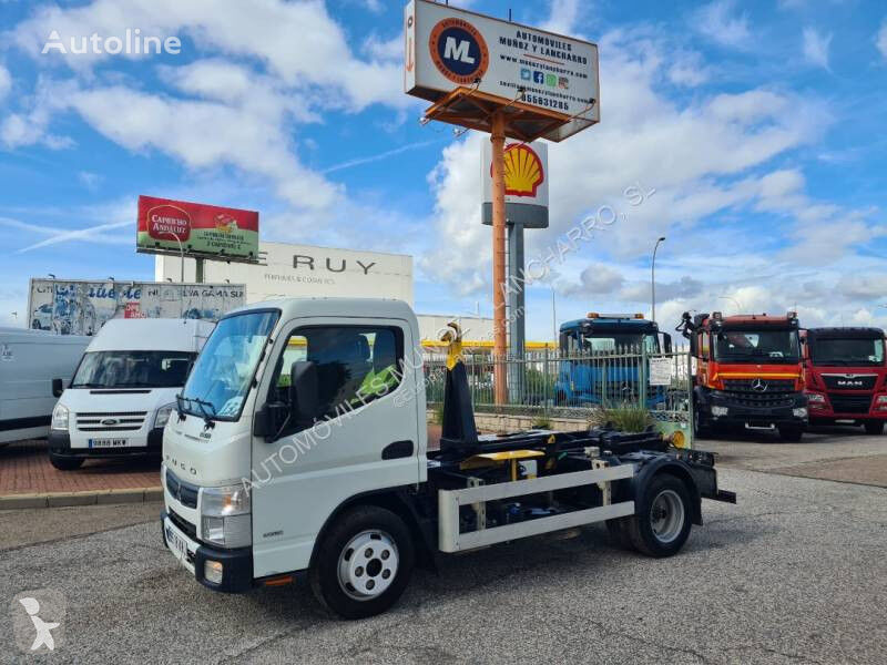 Mitsubishi FE110 camión con gancho