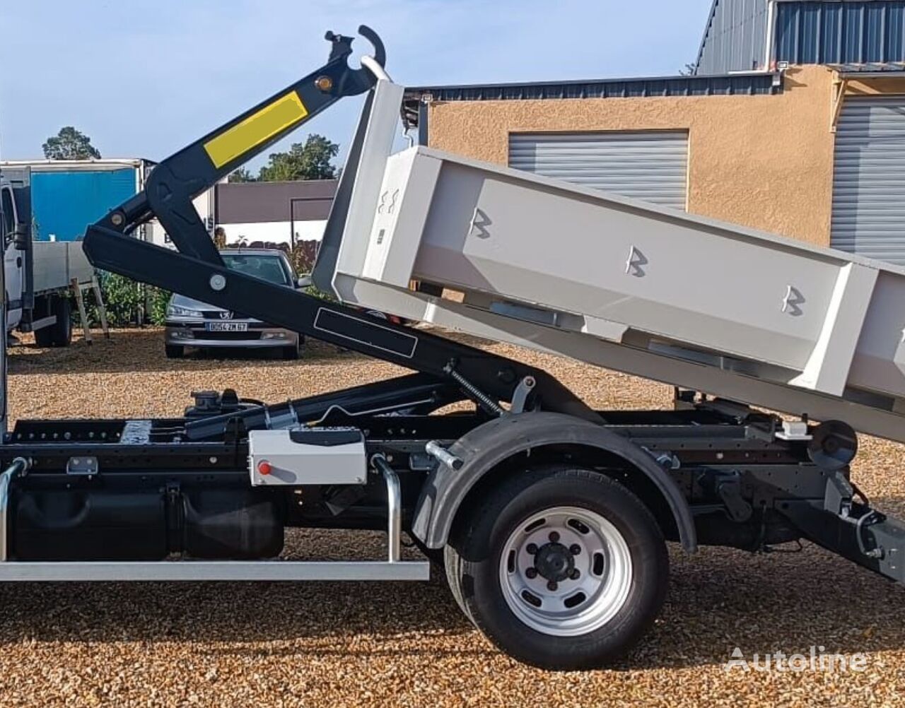 new Mitsubishi Fuso 3C15  hook lift truck