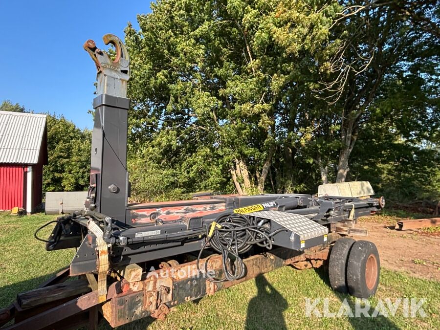 Palfinger T18 hook lift truck - Autoline