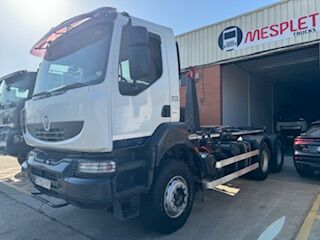 Renault Kerax 370.26 camión con gancho