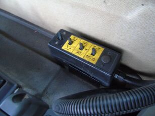 Renault Kerax 420DCI + PALFINGER 29002 + 8X4 + MANUAL + 20T HOOK + REMOT hook lift truck for sale - Image 37 | Autoline KE Renault Kerax 420DCI + PALFINGER 29002 + 8X4 + MANUAL + 20T HOOK + REMOT hook lift truck | Image 37 - Autoline