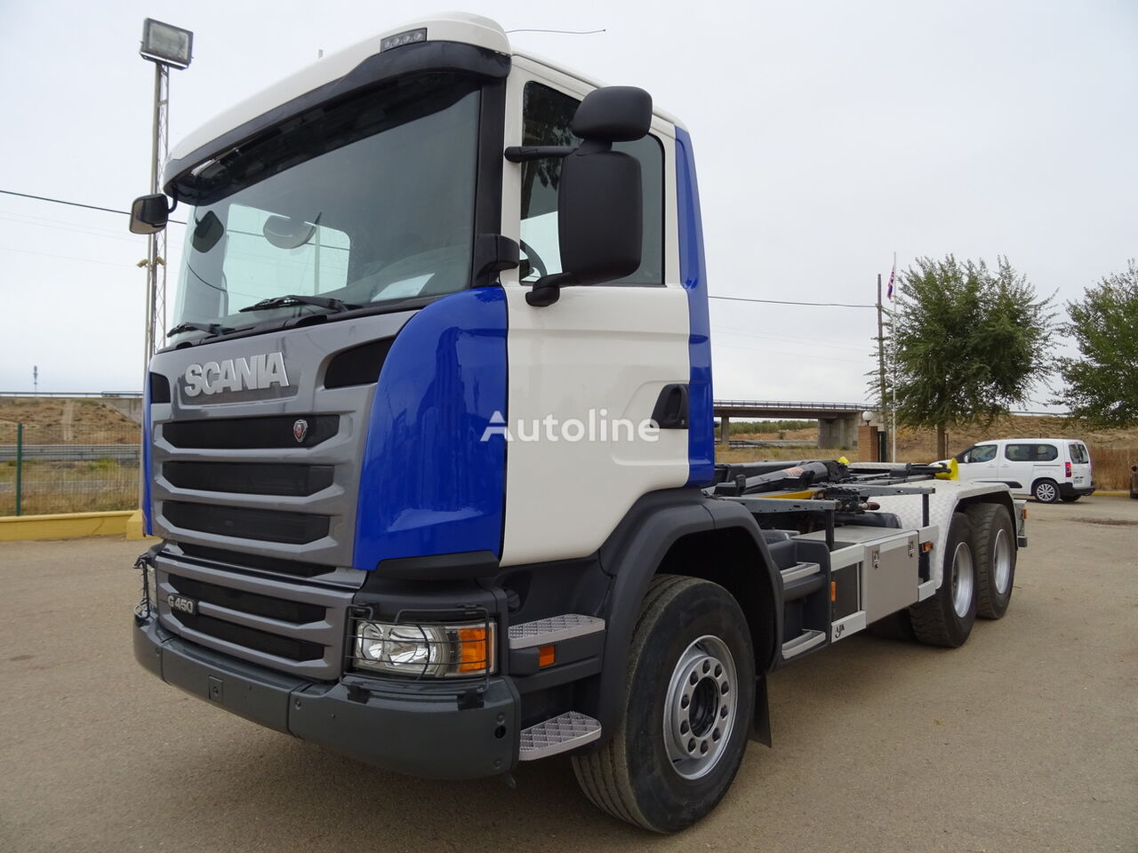 camion ampliroll Scania P 450