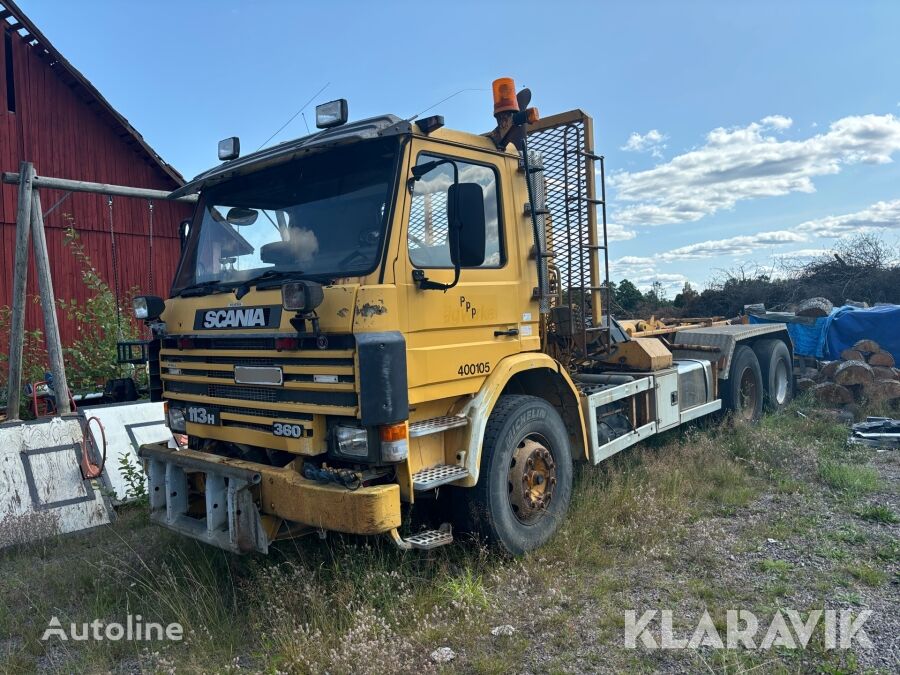 Scania P113 6X2 kravas automašīna pacēlājs ar āķi