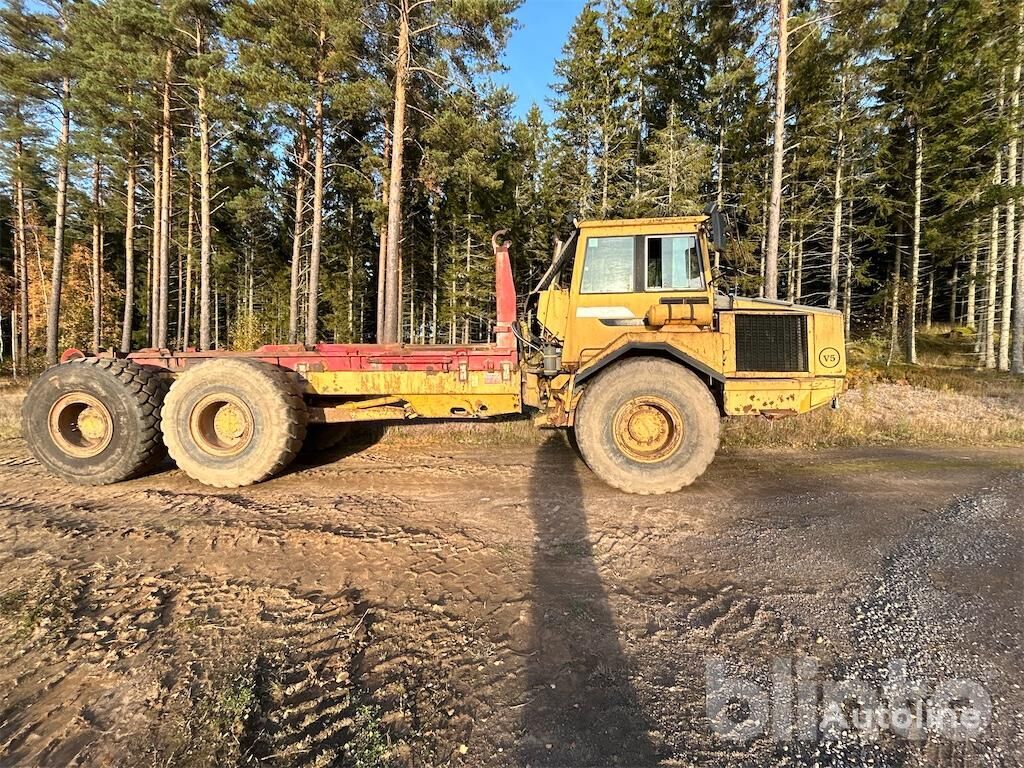 Volvo A25C camión con gancho