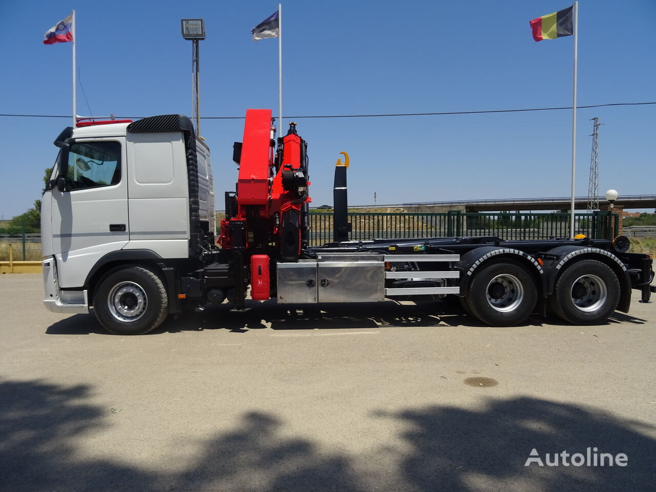 camion ampliroll Volvo FH 13 500