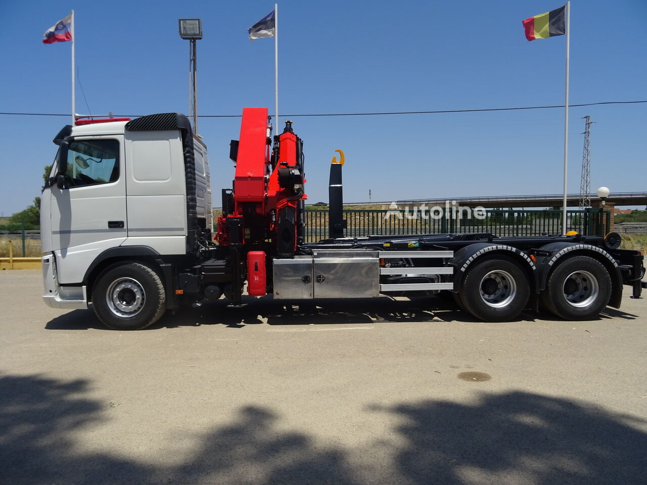 camion ampliroll Volvo FH 13 500