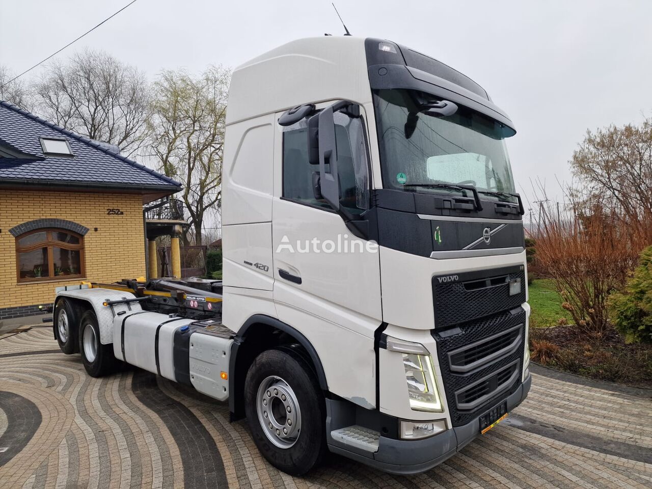 Volvo FH 420 hook lift truck