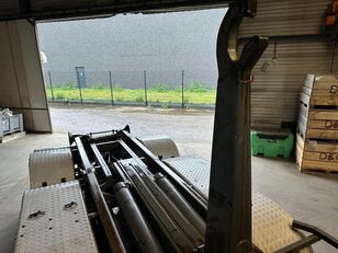 Продажба на камион мултилифт с кука Volvo FH12-420 8x4 HOOKLIFT AJK + CRANE EFFER 250 - 3S - RADIO - TRIDE - Изображение 33 | Autoline BG Камион мултилифт с кука Volvo FH12-420 8x4 HOOKLIFT AJK + CRANE EFFER 250 - 3S - RADIO - TRIDE | Изображение 33 - Autoline