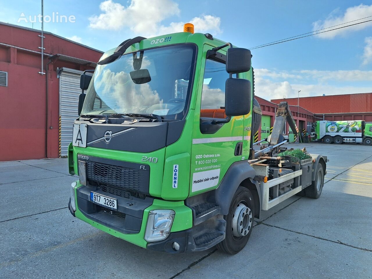 гаковий мультиліфт Volvo FL 240