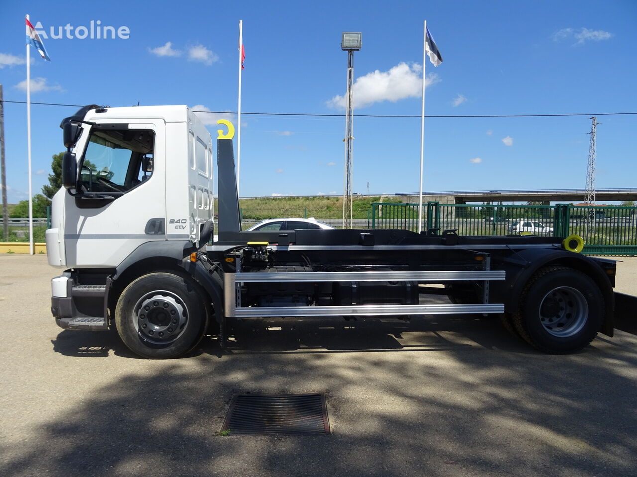 camion ampliroll Volvo FL 240.18