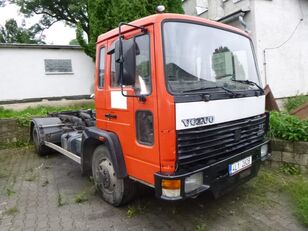 Volvo FL 614 kontejner camión con gancho