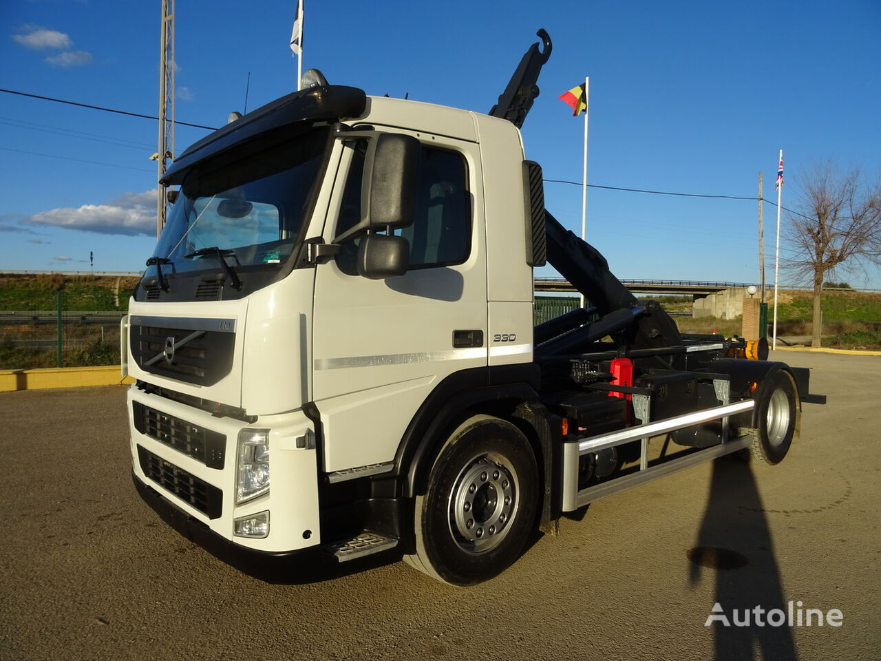 Volvo FM 330 hook lift truck