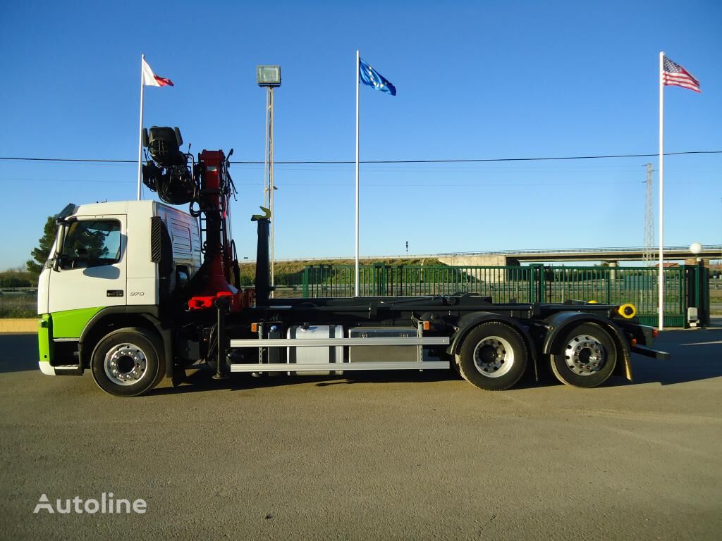 Volvo FM 370 camión con gancho